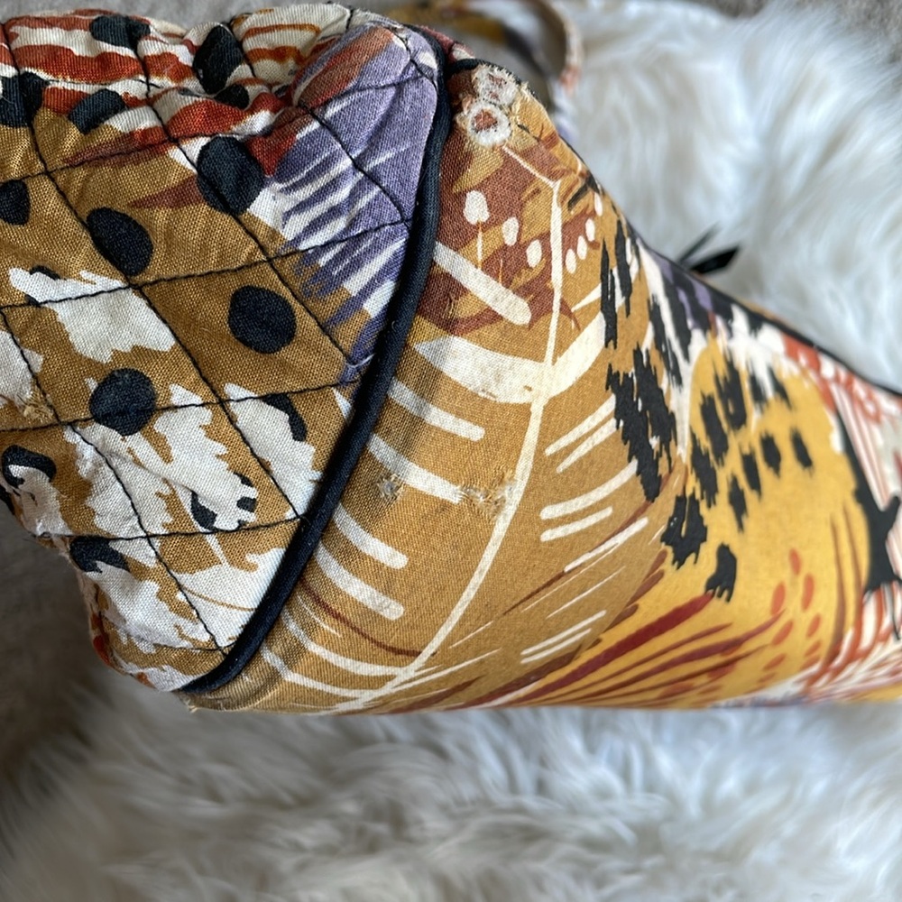 Vera Bradley Stroll Around Bag in Painted Feathers - Picture 4 of 16